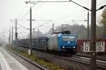 185 536-0 f�hrt momentan f�r Crossrail mit einem leeren Autotranportzug in Rathenow auf den Weg nach Wustermark. 27.09.2010