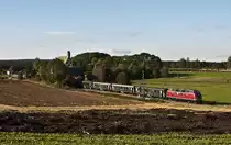 V200 033 und V100 1041 mit dem DPE 36646 (Titisee-Offenburg) am 11. September 2010 mit rund 60 Minuten Versp�tung bei L�ffingen.