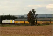 Eigentlich mache ich keine Nachsch�sse, aber da ich nocht nicht allzuviel Bilder von ihr Gesehen habe stelle ich sie mal ein. Die neue Lok von PCT Altmann. Da ich kein Teleobjektiv zur Hand hatte, konnt ich leider keine Loknummer erkennen, wer sie weis, bitte schnell melden! (27.09.2010, Mangolding)
