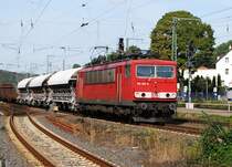 155 061-5 ist der einzige Gueterzug, der am 11.09.2010 in oestlicher Richtung unterwegs ist. Ein gemischter GZ, bei dem die ersten drei Wagen wegen ihrer weissen Staubschicht ein interessantes Bild abgeben. Hier im Brackweder Bahnhof.
