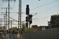 Signal wiederholer zweigt am 22.09.2010 (12) an, das hei�t hier k�nnte der Zug mit 120 Km/h rausfahren.