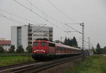 110 410 mit RE von Mannheim Hbf nach Frankfurt(Main)Hbf.Aufgenommen am 30.09.10 in Lampertheim.