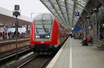 Ein Dosto Steuerwagen mit Rhein Express RE 5 (Emmerich - Koblenz Hbf)und als schublok ein 146 er in K�ln Hbf am 28.09 2010.