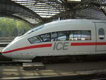 Sch�n zu sehen die eligante Form des ICE3.