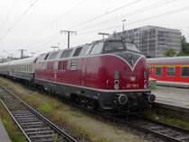 221 135-6 in M�nchen Ost (Juli 2004)