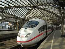 Der ICE3 403 nach Dortmund HBF.