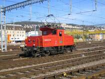 Die Ee 3/3 16440 rangierte am 9.10.05 im HB Z�rich.