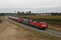120 113, 101 101 und 143 802 mit PbZ am 02.10.2010 in Hattenhofen.