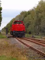 Und zum Schlu� einen Nachschu� auf 278 005-4 auf der Y-Weiche. Vor lauter rot erkennt man die Schlu�leuchten kaum. 6.10.2010