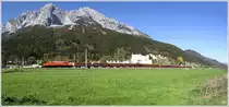 1020 037 der �GEG f�hrt mit dem Planstrom SDZ von Linz-Stahlwerke nach Bischofshofen. 
St.Martin mit Grimming 4.10.2010