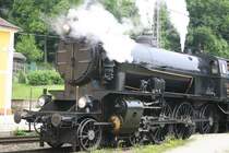 Dampfzug mit 109.13 bei einem Fotohalt in Breitenstein. (12.6.2005)