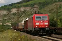 185 361-3 mit einem gemischten G�terzug in Th�ngersheim am 31.07.2010