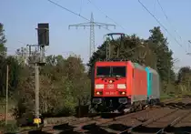 185 376-1 und 612-9 am 10.10.10 an der Viersener Anrufschranke.