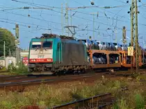 Bei sch�nsten Herbstwetter zieht Corba 186 204 am 08.10.2010 einen Autozug mit Ford PKW`s aus Aachen West �ber die Montzenroute nach Antwerpen.