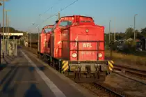 Lok 16 (202 453-7) & Lok 15 (202 822-3) von der WFL als LZ in Rathenow in Richtung Wustermark. 10.10.2010