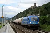 1116 911-7 der MWB durchf�hrt am 27.8.2010 mit einem Kesselzug den Bahnhof Kaub. Leider blieb es das einzige Foto an dieser Stelle, denn kurz darauf kam der Zugverkehr wegen einer Streckensperrung weitgehend zum Erliegen.
