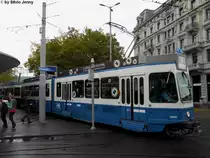 VBZ Nr. 2096+2425 (Be 4/6 ''Tram 2000'' + Be 2/4 ''Pony'') am 5.10.10 wo das Zugfahrzeug 2096 noch immer f�r das Z�rich Film Festival wirbt, obwohl es zum Zeitpunkt der Aufnahme bereits vorbei ist.