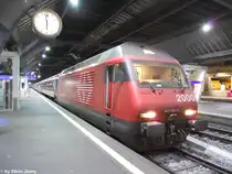 Re 460 088-8 ''Limmat'' fr�hmorgens in Z�rich HB als IR 2257 nach Locarno