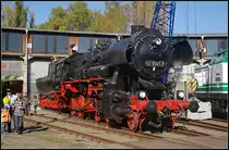 Die 52 8041-7 des F�rderverein Berlin-Anhaltische Eisenbahn e.V. zeigt sich in ihrer ganzen Sch�nheit auf dem Fest (gesehen Bw-Fest Lutherstadt Wittenberg 10.10.2010)