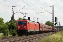 185 318-3 + 185 046-0 mit einem Kohlezug in Th�ngersheim am 31.07.2010