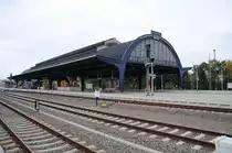 7.10.2010 12:10 Blick auf die Bahnsteighalle der Gleise 3-6 des Geraer Hauptbahnhof.