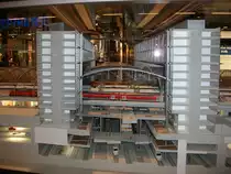 Die S�dseite vom Berliner Hbf im Ma�stab 1:87 ausgestellt im Berliner Hbf.Aufnahme vom 09.Oktober 2010.