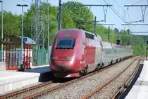 Thalys-Zug PKBA f�hrt �ber die Linie 37 in Richtung L�ttich - Paris (10. Mai 2008)