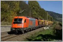 RTS 1216.902 f�hrt mit SGAG 93365 von Ebenfurth nach M�rzzuschlag, aufgenommen nahe Spital am Semmering. 10.10.2010