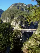 REX 5421 auf Schlossbach-Br�cke. 11.10.2010