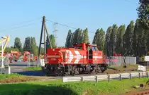 Lok 272 022-1 kommt gerade von Rangierarbeiten aus St. Peter zur�ck. 11.10.2010