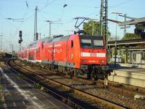 146 001 am 17.10.05 in Worms hinterm Steuerwagen.Da dieser Defekt war hang am Zugende 146 005.