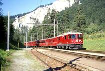 RhB REGIONALZUG 234 von Disentis nach Chur am 24.08.2000 Einfahrt Versam-Safien mit E-Lok Ge 4/4II 628 - D - B - B - B - A.
