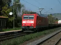185 187-2 von Railion mit gemischten G�terzug am 13.10.10, Richtung W�rzburg, durch Himmelstadt.