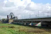 Neue Rheinbr�cke und alte Br�ckent�rme von Nordwest her fotografiert.