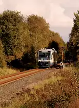 Nachschu� auf den 654 012-4 der Rurtalbahn am Vorsignal der Bahnhofseinfahrt Wegberg. 24.10.2010