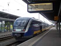 Ein TW der InterConnex-Gruppe bzw.  Ostmecklemburgische Eisenbahn (OME) im Rostocker Hbf