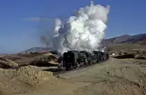 QJ 6998 + 6339  bei Shangdian  31.12.97