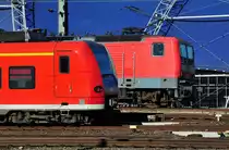 425 596-4 und 143 336-6 bei der Einfahrt in den K�lner Hbf - 10.10.2010