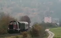 V100 2299 mit dem RE 36584 (Marburg (Lahn)-Frankenberg (Eder)) bei Wiesenfeld 23.10.10