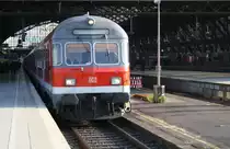 Hier ein RE8 von K�ln Messe/Deutz nach Kaldenkirchen, bei der Ausfahrt am 13.10.2010 aus K�ln Hbf.