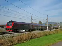 Nur noch bis zum Fahrplanwechsel kommt der Rj 560 ( 160 ) nach Bregenz, danach erfolgt keine Zugtrennung mehr im Feldkircher Bahnhof und die Doppelgarnitur f�hrt nach Z�rich. Hier mit RJ 569 ( zuvor 560 ) in Hohenems Richtung Wien West.

Lg