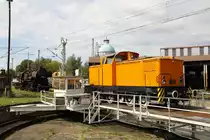Diese ehemalige Werkbahn V 60D geh�rt ebenfalls zur Sammlung Falz, gesehen am 04.09.2010 im ehemaligen BW Falkenberg oberer Bahnhof. Die Sammlung war dieses Jahr leider nur an diesem einem Wochenende zug�nglich.

