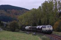 216 224 mit G�terzug am 22.10.2010 bei Sa�mannshausen