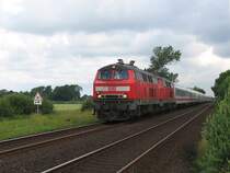 Dieselpower �ber die Marschbahn im Norden. Die 218 345-7 und 218 490-1 mit IC 2311 Westerland (Sylt)-Heidelberg Hauptbahnhof bei West Bargum am 24-6-2007.