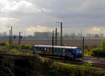 SBE VT 43 (95 80 0626 043-3 D-SBE) als Tfzf aus Richtung Merseburg, bei der Einfahrt in den Zielbahnhof Gro�korbetha; 25.10.2010