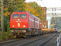 DE13 der HGK kommt mit den letzten Sonnenstrahlen �ber die K�lner S�dbr�cke am 28.10.2010