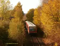 Der Herbst bringt tolle Farben und die 628er haben voraussichtlich den letzten Herbst auf der KBS 857 absolviert. Nachschuss auf 628 426 in der Ortslage Hof nach Verlassen von Hof Neuhof Richtung Köditz/Selbitz am 29.10.2010. Das Motiv stand auch schon länger auf der Herbst-Wunschliste...