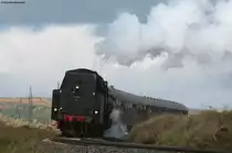 23 042 mit dem RE 36667 (Frankenberg (Eder)-Marburg (Lahn) bei Birkenbringhausen 24.10.10