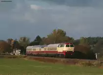 218 105-5 mit dem TEE 23693 (Frankenberg (Eder)-Marburg (Lahn)) bei Sarnau 24.10.10
