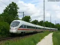 Ein ICE auf der Donautalbahn? Was ist denn da schief gelaufen?
Nichts! Der ICE musste wegen umfangreichen Bauarbeiten zwischen Regensburg und Neumarkt �ber Ingolstadt umgeleitet werden.
Aufgenommen in Regensburg-Pr�fening am 27.05.2010